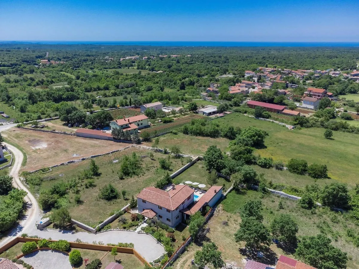 Villa Histria 1 By Interhome Cabrunici 0*,